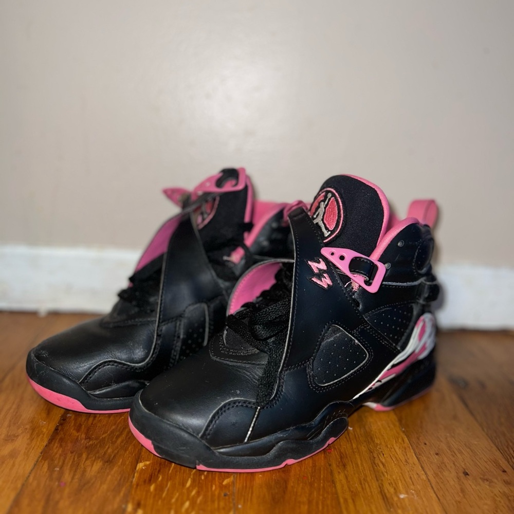 Nike Air Jordan 8, big kids size 4 / Black and Pink Sneakers. Used. (NIB)